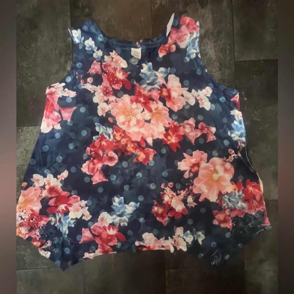 411* New! Time and Tru Sleeveless Navy Floral Top - Picture 11 of 14